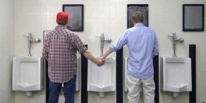 benefits of peeing sitting down , benefits of peeing sitting down for men , Reasons Why Guys Should Pee Sitting Down , Should we do toilet while standing or sitting , should we do toilet while sitting or standing , is it right to urinate while standing , why do some people do toilet while sitting , advantages of toilet while sitting , advantages of toilet while standing , पेशाब खड़े होकर करनी चाहिए या बैठकर