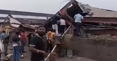 कोलकाता में भरभराकर गिरा निर्माणाधीन गोदाम का शेड, 5 की दर्दनाक मौत; मलबे से गूंज रहीं 50 से ज्यादा मजदूरों की चीखें