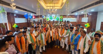 लखनऊ व्यापार मंडल में अमिताभ श्रीवास्तव समेत कई वरिष्ठ व्यापारियों की घर वापसी, सैकड़ों कारोबारी संगठन से जुड़े