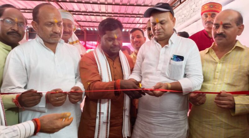 हैदरगढ़ में ‘सतीश बजाज सेल्स एंड सर्विस सेंटर’ का हुआ शुभारंभ, पूर्व मंत्री सुरेश पासी समेत कई गणमान्य लोग रहे मौजूद