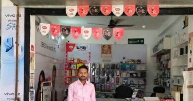 मोबाइल खरीदने के बहाने 59,500 रुपये की कथित ठगी, नकद लौटाने के बाद खाते पर लगा होल्ड; पीड़ित ने पुलिस से लगाई गुहार